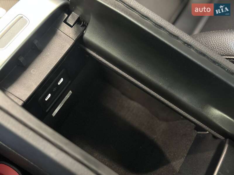 Седан Mercedes-Benz C-Class 2021 в Львове