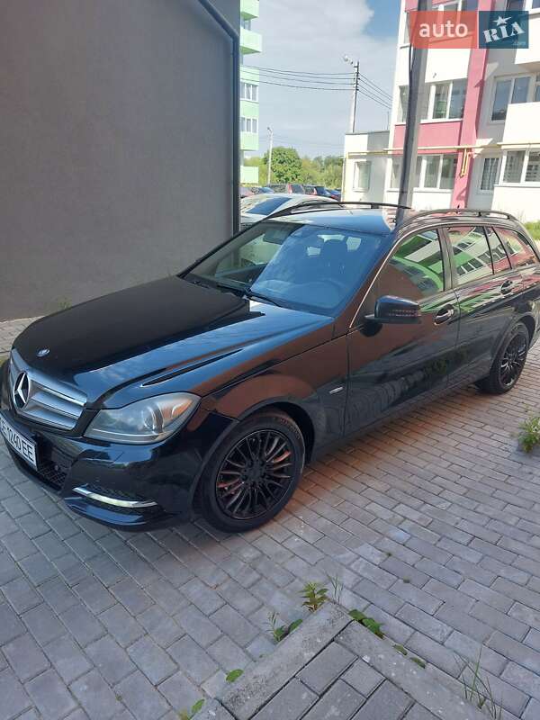 Універсал Mercedes-Benz C-Class 2011 в Львові