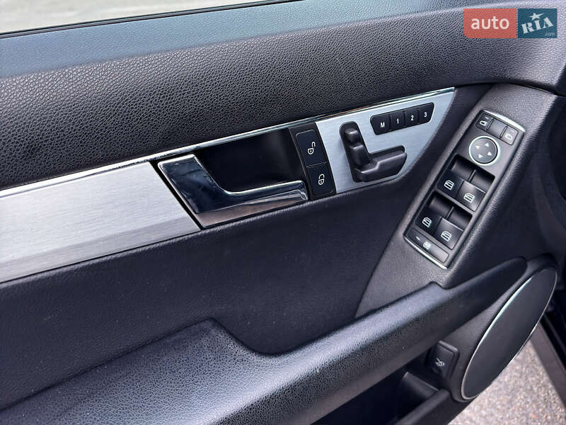 Седан Mercedes-Benz C-Class 2010 в Запорожье