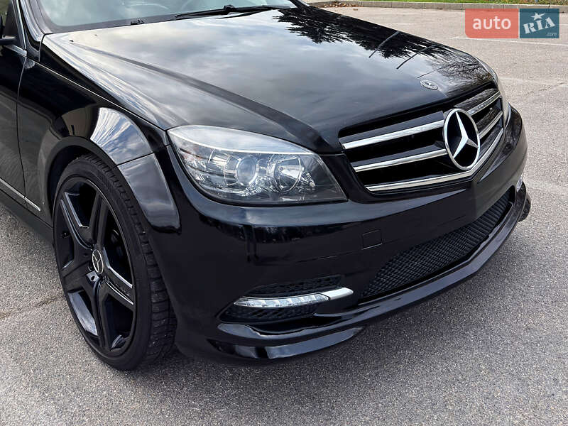 Седан Mercedes-Benz C-Class 2010 в Запорожье