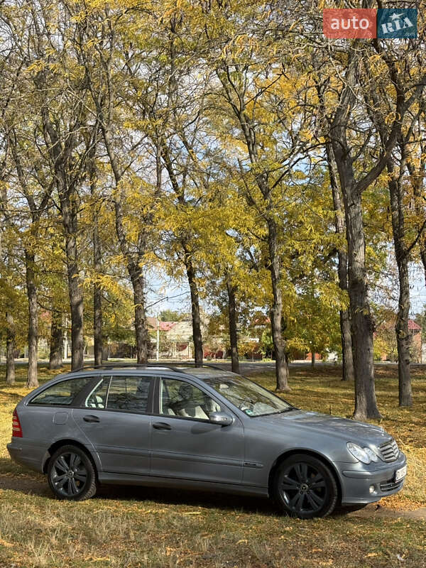 Mercedes-Benz C-Class 2004 Mercedes-Benz C-Class 2004
