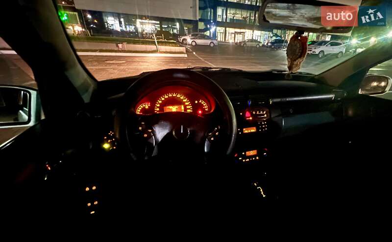 Седан Mercedes-Benz C-Class 2001 в Херсоні фото 15 Седан Mercedes-Benz C-Class 2001 в Херсоні