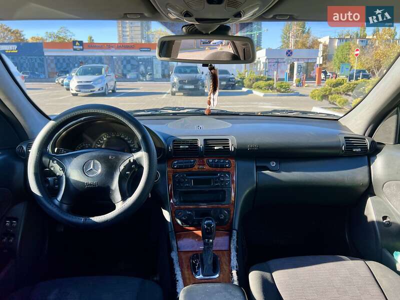 Седан Mercedes-Benz C-Class 2001 в Херсоні фото 16 Седан Mercedes-Benz C-Class 2001 в Херсоні