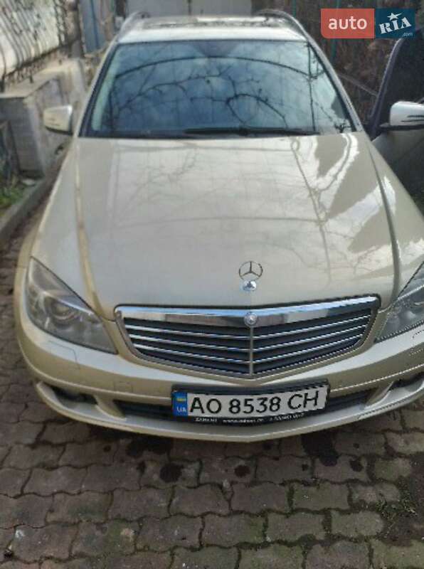 Універсал Mercedes-Benz C-Class 2009 в Ужгороді