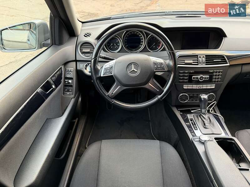 Седан Mercedes-Benz C-Class 2011 в Харькове фото 17 Седан Mercedes-Benz C-Class 2011 в Харькове