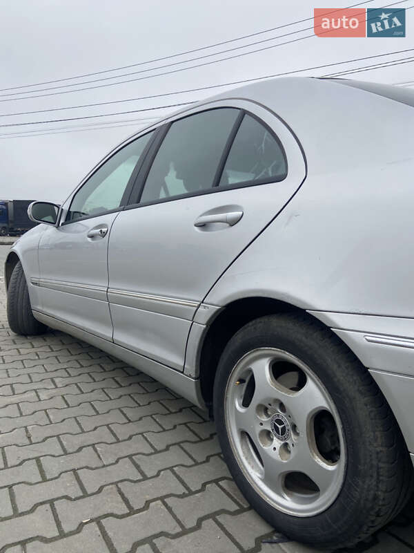 Седан Mercedes-Benz C-Class 2002 в Кіцмані
