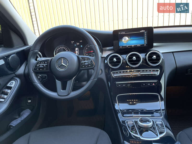 Седан Mercedes-Benz C-Class 2018 в Киеве