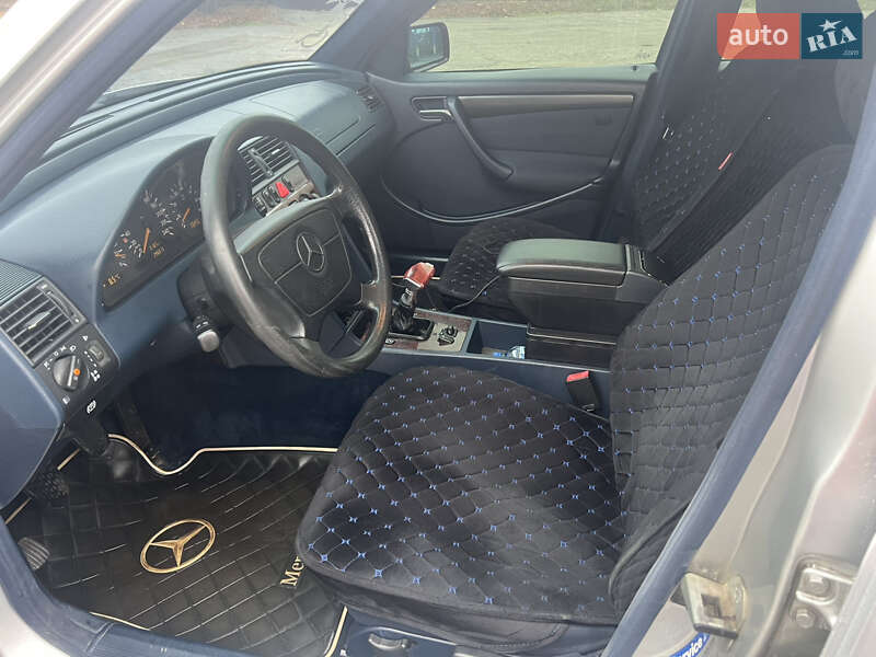 Седан Mercedes-Benz C-Class 1998 в Києві