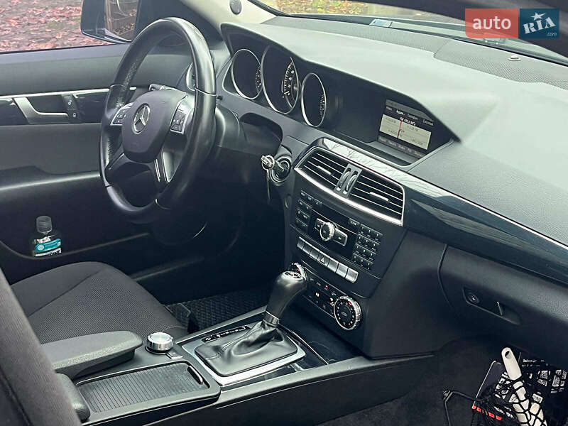 Универсал Mercedes-Benz C-Class 2013 в Киеве фото 17 Универсал Mercedes-Benz C-Class 2013 в Киеве