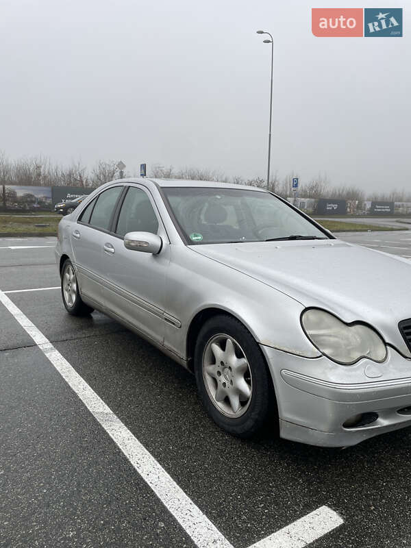 Седан Mercedes-Benz C-Class 2000 в Коцюбинском