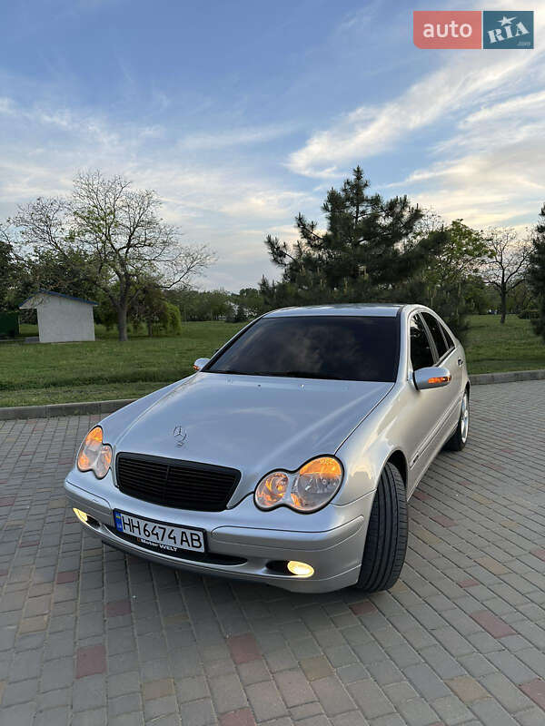 Седан Mercedes-Benz C-Class 2003 в Ізмаїлі