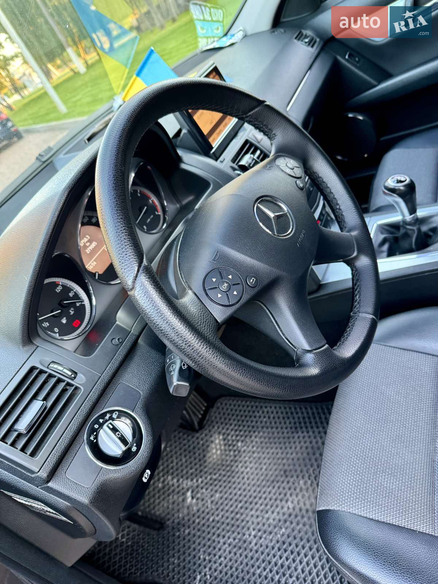 2010 Mercedes-Benz C-klasse - мініатюра 7