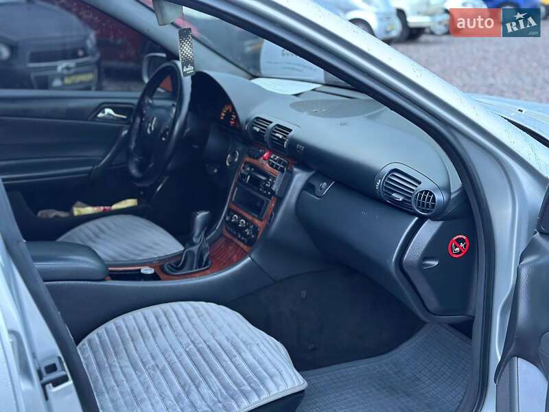 Седан Mercedes-Benz C-Class 2001 в Харкові