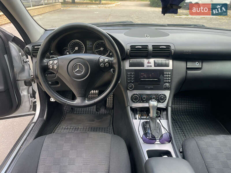 Седан Mercedes-Benz C-Class 2007 в Дніпрі