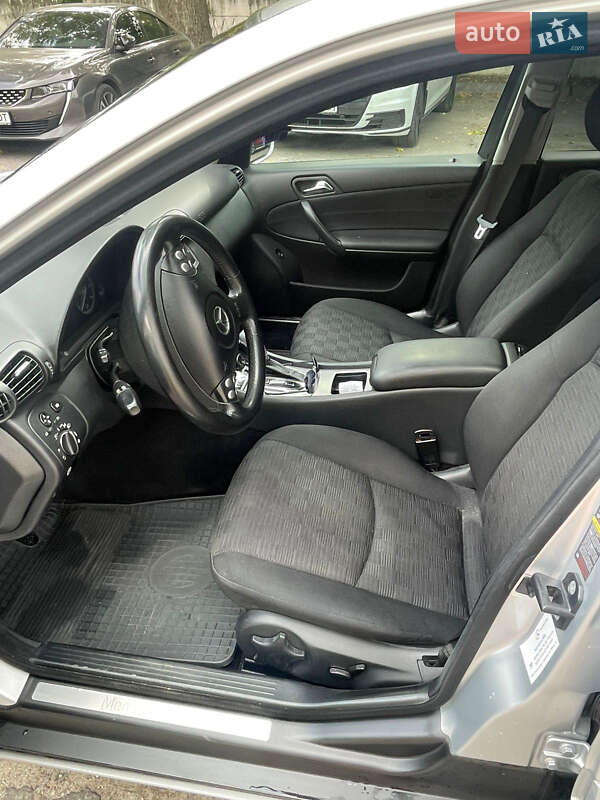 Седан Mercedes-Benz C-Class 2007 в Дніпрі