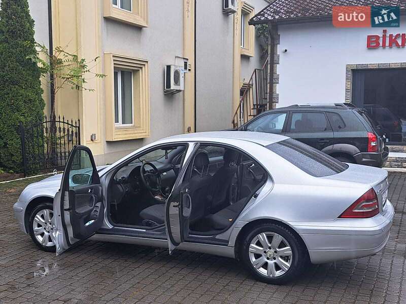 Седан Mercedes-Benz C-Class 2003 в Малинцах