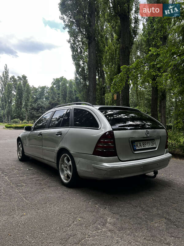 Универсал Mercedes-Benz C-Class 2003 в Киеве фото 4 Универсал Mercedes-Benz C-Class 2003 в Киеве