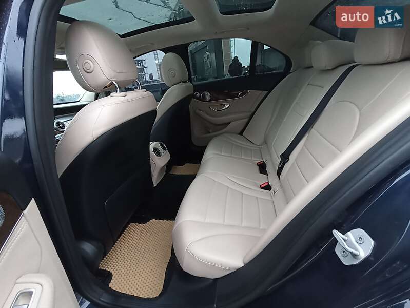Седан Mercedes-Benz C-Class 2016 в Львові