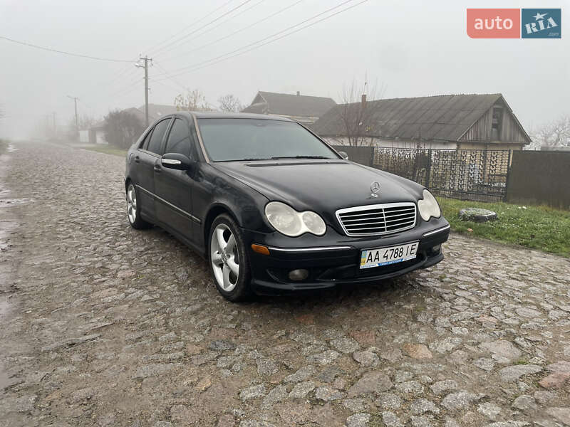 Mercedes-Benz C-Class 2004