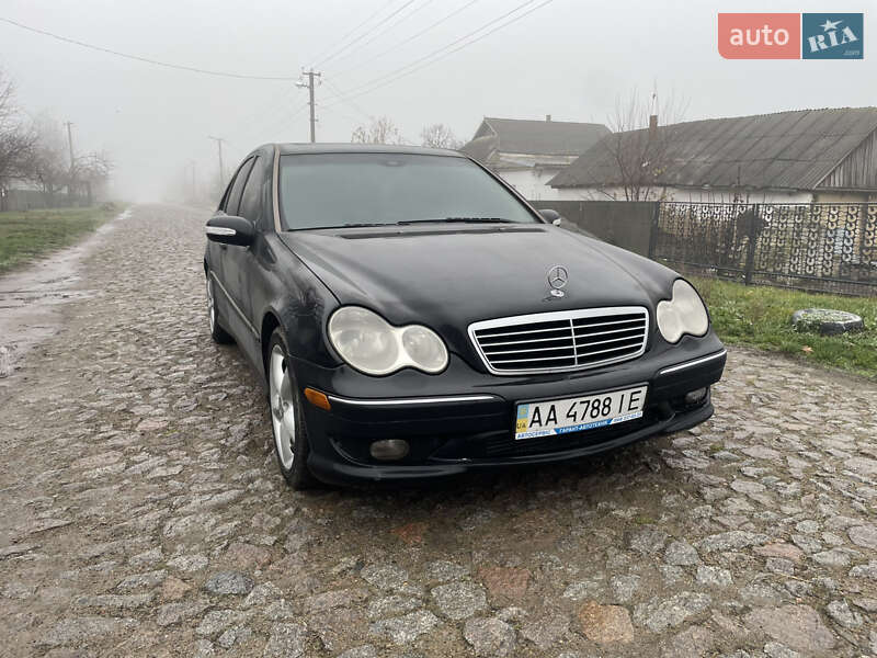 Седан Mercedes-Benz C-Class 2004 в Умані