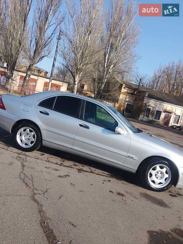 Седан Mercedes-Benz C-Class 2001 в Одессе