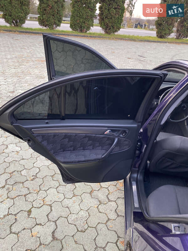 Седан Mercedes-Benz C-Class 2001 в Дубно