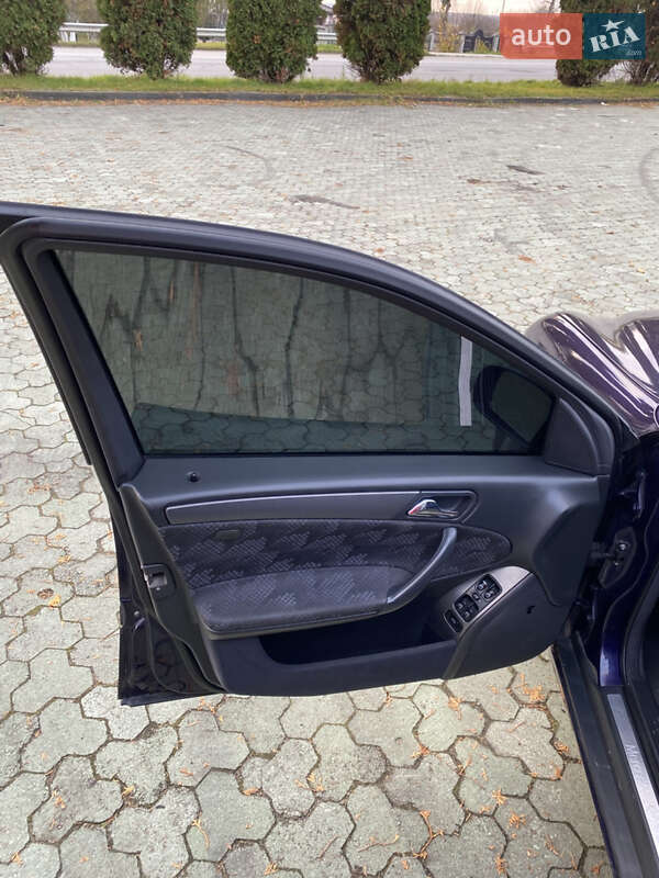 Седан Mercedes-Benz C-Class 2001 в Дубно