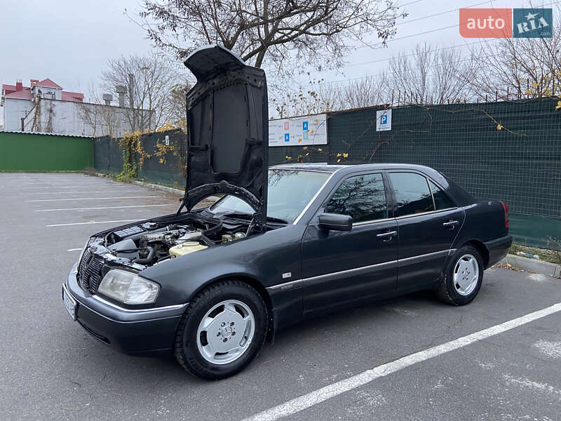 Седан Mercedes-Benz C-Class 1995 в Одессе