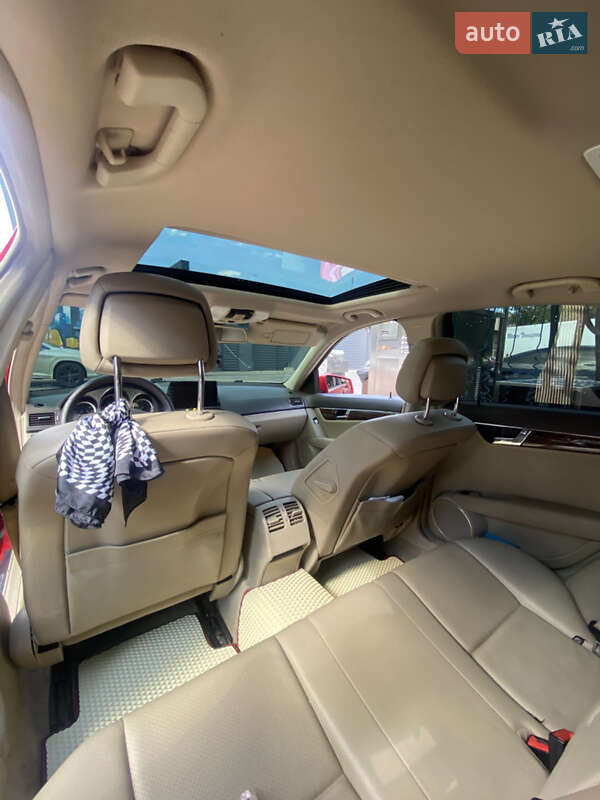 Седан Mercedes-Benz C-Class 2009 в Кривому Розі