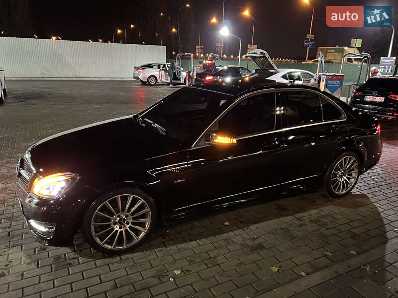 Седан Mercedes-Benz C-Class 2011 в Киеве
