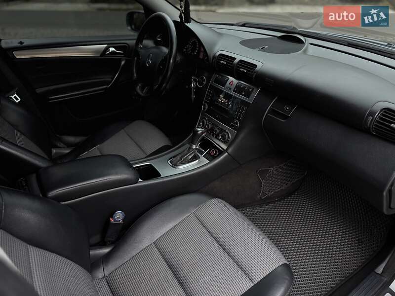 Седан Mercedes-Benz C-Class 2005 в Одесі