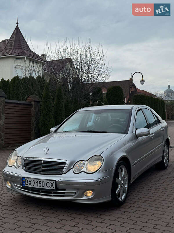 Седан Mercedes-Benz C-Class 2004 в Черновцах