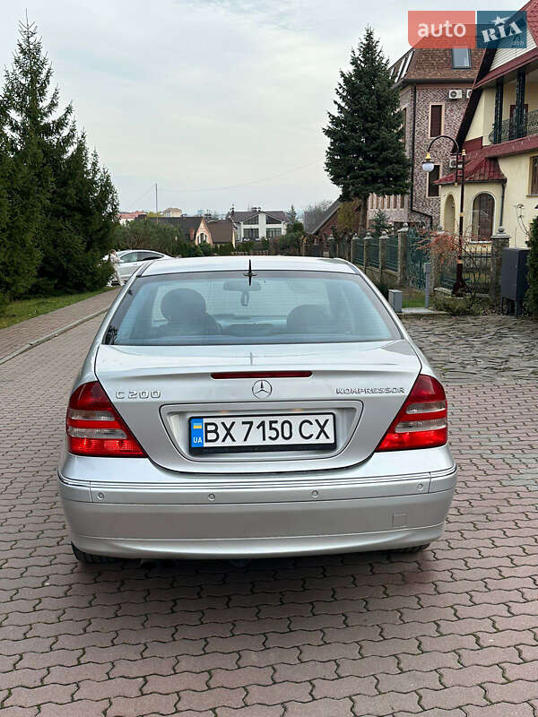 Седан Mercedes-Benz C-Class 2004 в Черновцах