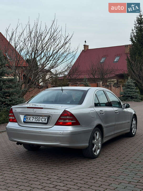 Седан Mercedes-Benz C-Class 2004 в Черновцах