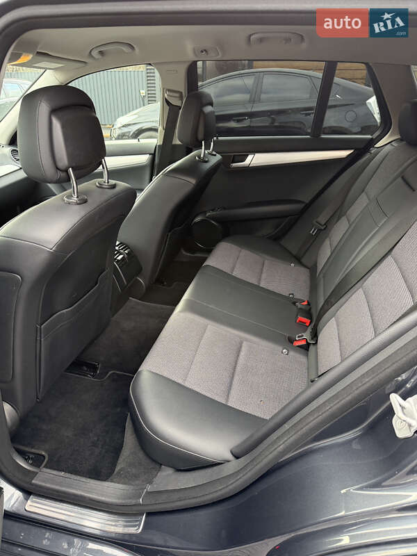Універсал Mercedes-Benz C-Class 2012 в Вінниці