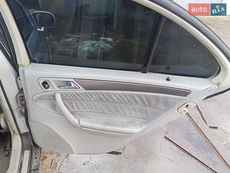 Седан Mercedes-Benz C-Class 2000 в Бориславе фото 12 Седан Mercedes-Benz C-Class 2000 в Бориславе