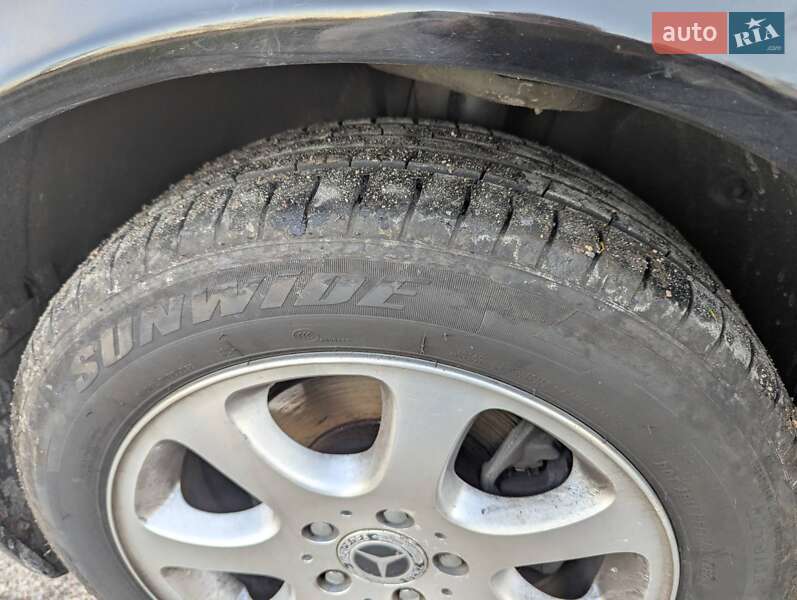 Седан Mercedes-Benz C-Class 2002 в Черкассах