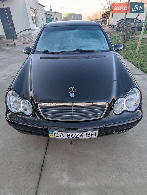 Седан Mercedes-Benz C-Class 2002 в Черкассах