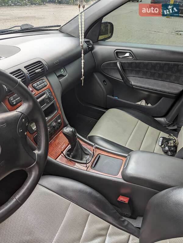 Седан Mercedes-Benz C-Class 2002 в Черкассах