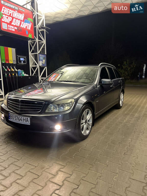 Универсал Mercedes-Benz C-Class 2010 в Тернополе
