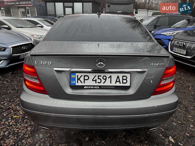 Седан Mercedes-Benz C-Class 2013 в Киеве
