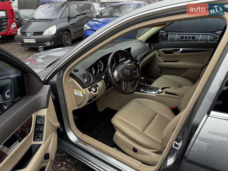 Седан Mercedes-Benz C-Class 2013 в Киеве