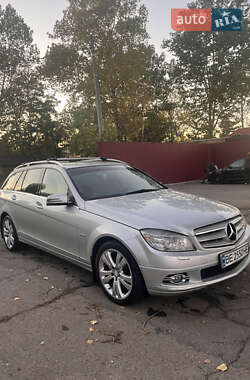 Универсал Mercedes-Benz C-Class 2009 в Николаеве