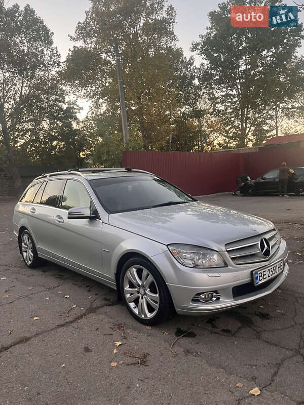 Mercedes-Benz C-Class 2009