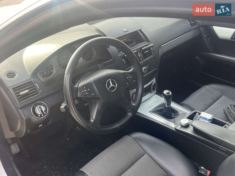 Універсал Mercedes-Benz C-Class 2009 в Миколаєві фото 8 Універсал Mercedes-Benz C-Class 2009 в Миколаєві