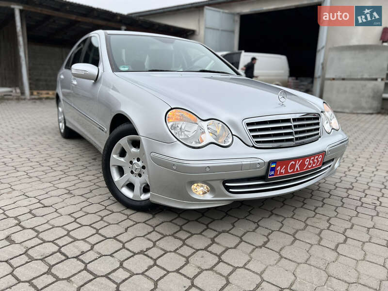 Седан Mercedes-Benz C-Class 2005 в Надвірній