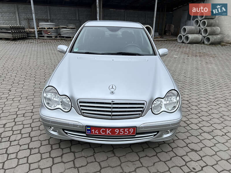 Седан Mercedes-Benz C-Class 2005 в Надвірній