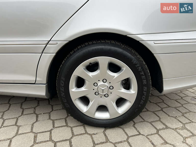 Седан Mercedes-Benz C-Class 2005 в Надвірній