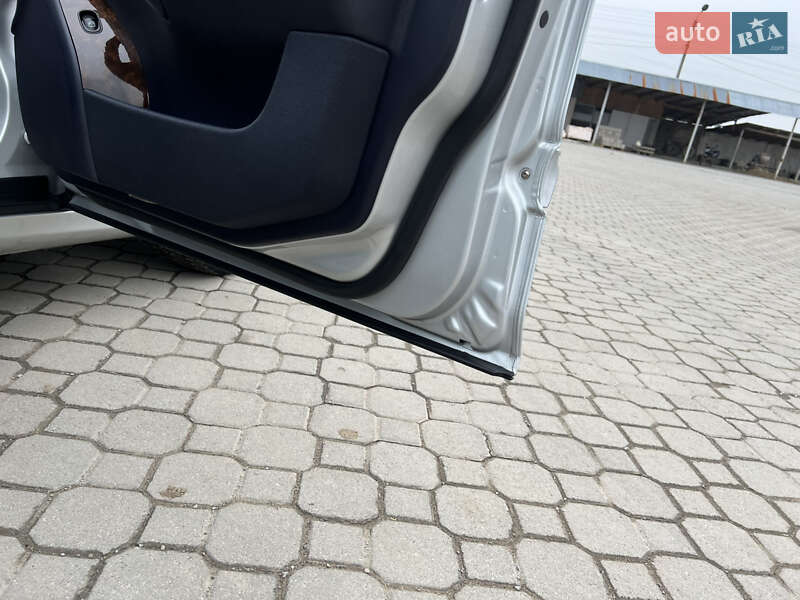 Седан Mercedes-Benz C-Class 2005 в Надвірній