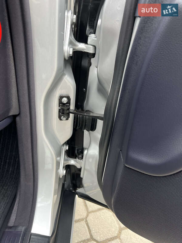 Седан Mercedes-Benz C-Class 2005 в Надвірній